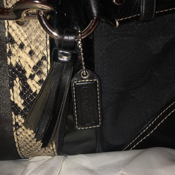 ❌SOLD❌🐎EUC Coach Hobo🐎 - Picture 2 of 7